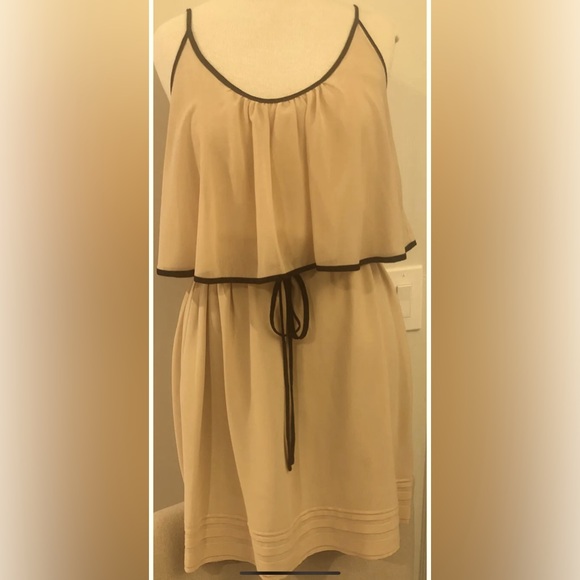 TLH by Hype Juliet Chiffon Nude Dress With Black Trim Nordstrom Size Medium M - Picture 1 of 6